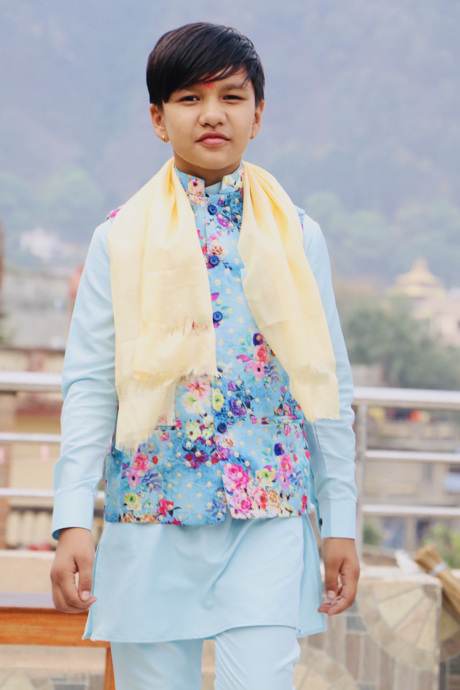 सुप्रिमले मनाए अनाथ आश्रममा परिवारका साथमा जन्मदिन