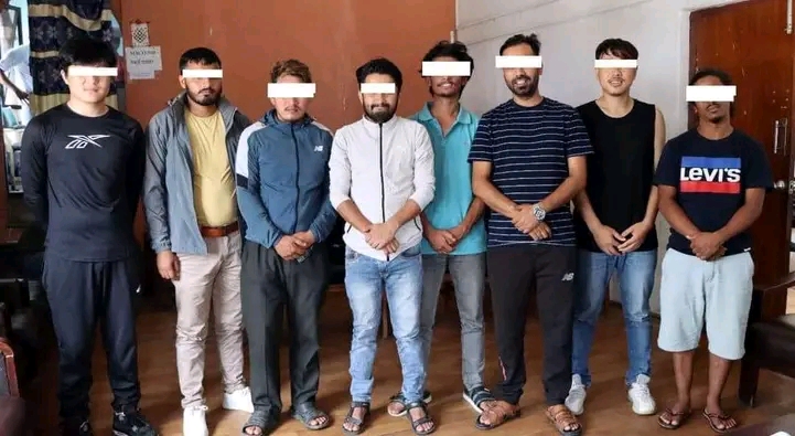अनलाइन बाट सट्टेबाज खेल खेलायकाे भन्दै कलाकार पक्राउ