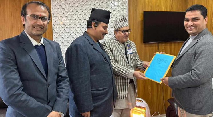 स्वास्थ्यकर्मीको तलब र भत्ता सुधारमा ध्यान दिन समितिको सिफारिस : चिकित्सकको तलब १ देखि २.५ लाखसम्म